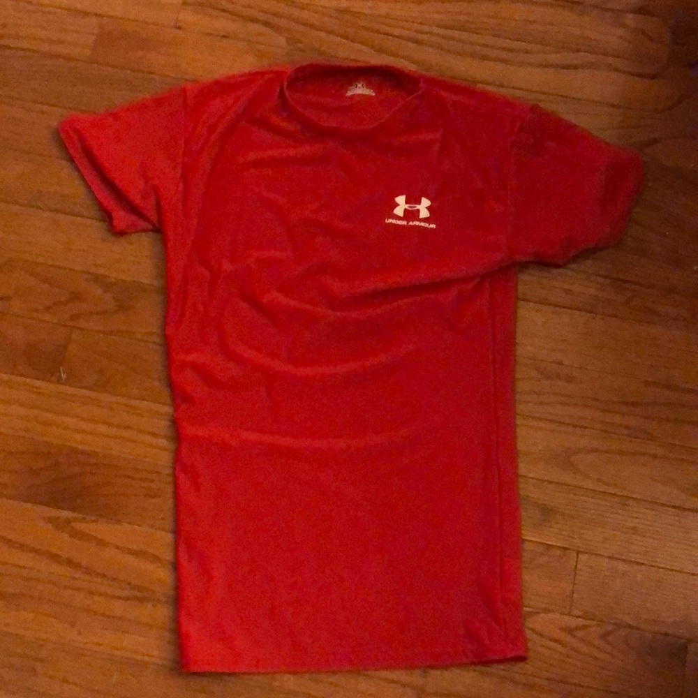 Red underarmour shirt